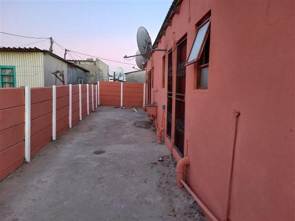 4 Bedroom Property for Sale in Harare Western Cape